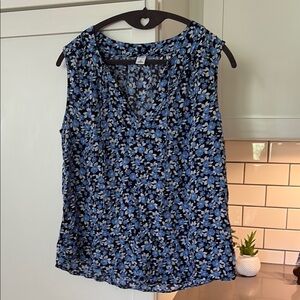 Old Navy Floral Sleeveless Blouse - Blue and White
